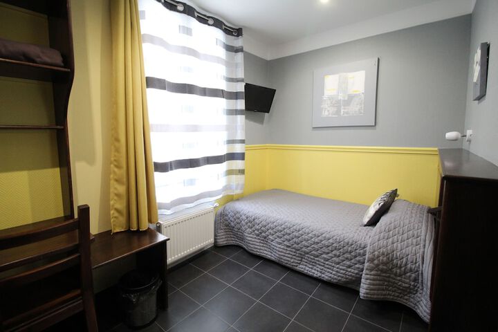 Room 2 of 71