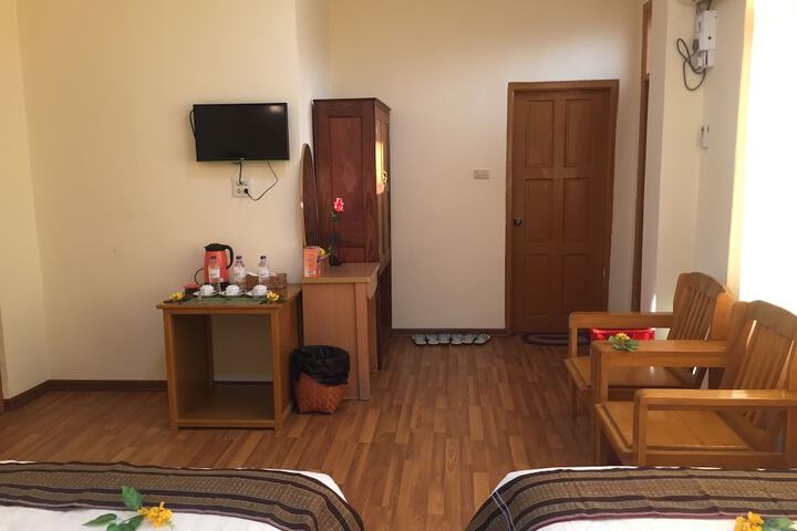 Room 13 of 78