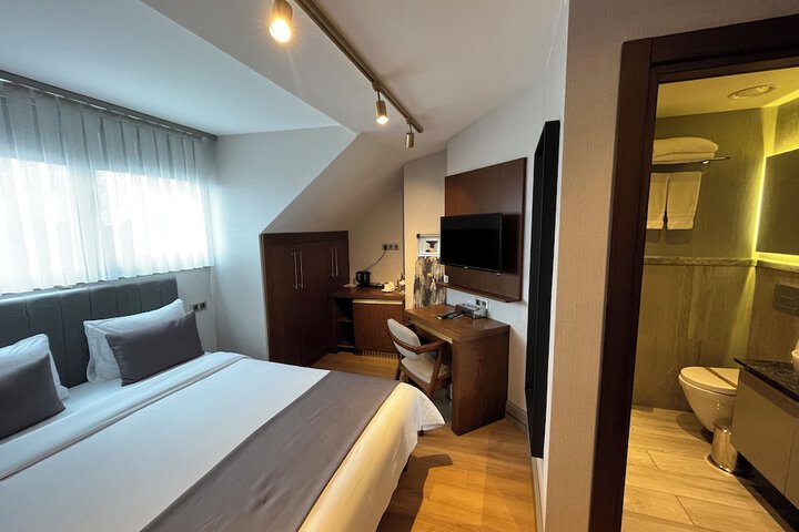 Room 15 of 129