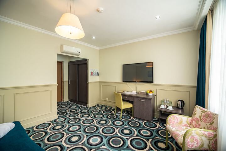 Room 20 of 34