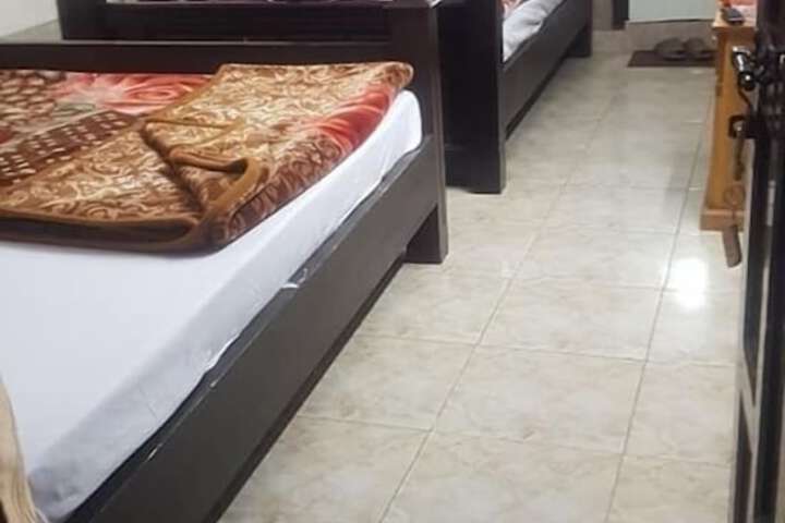 Room 14 of 33