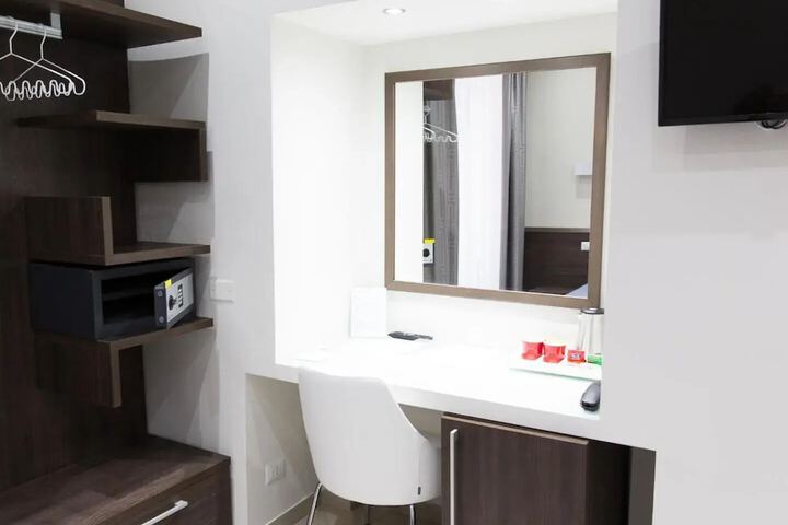 Room 7 of 19