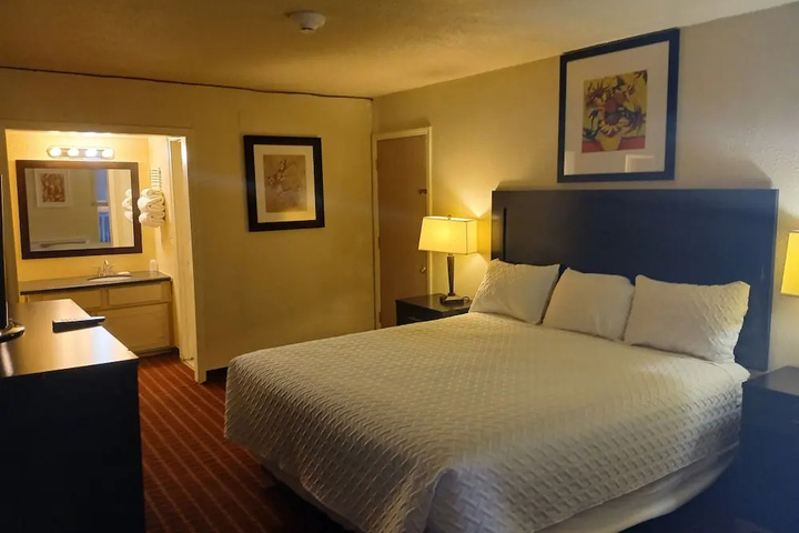 76 Family Inn