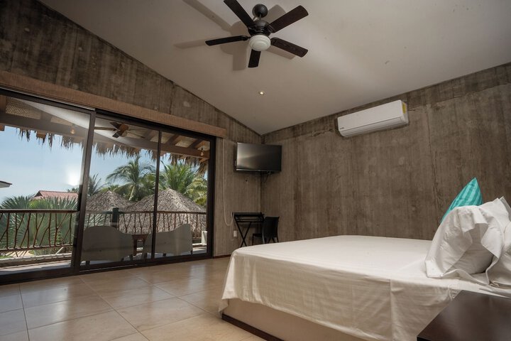 Room 5 of 37