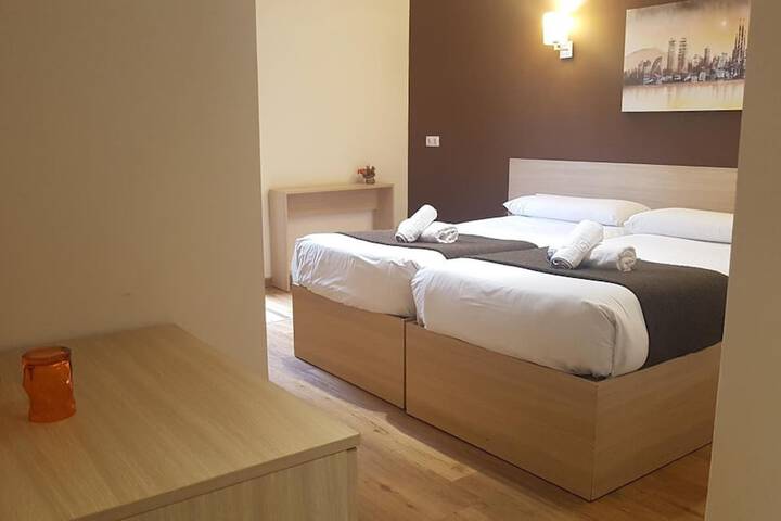 Room 25 of 42