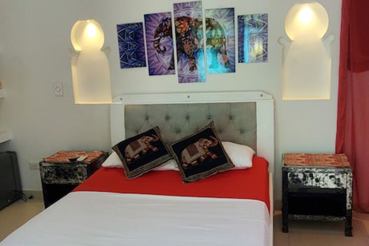 Room 9 of 102