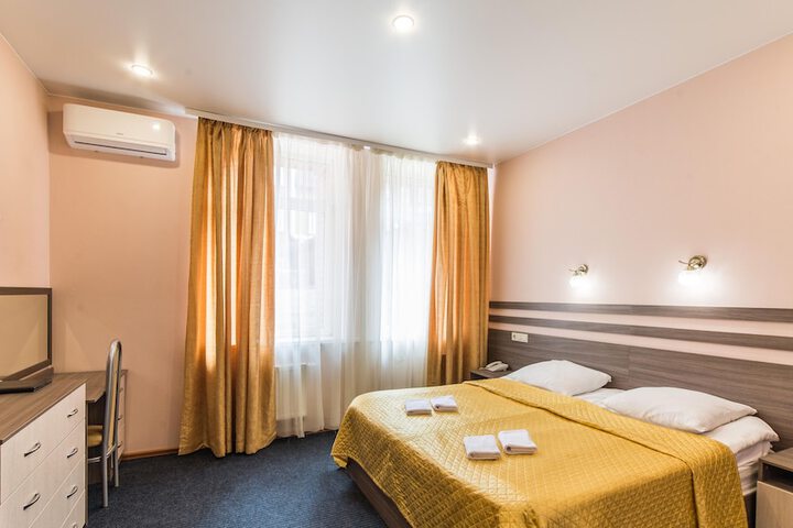 Room 15 of 164