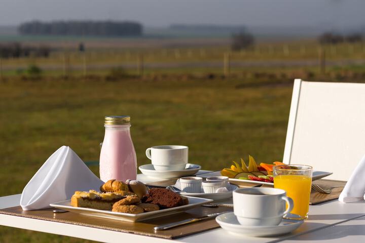 Breakfast/Coffee Service 28 of 50