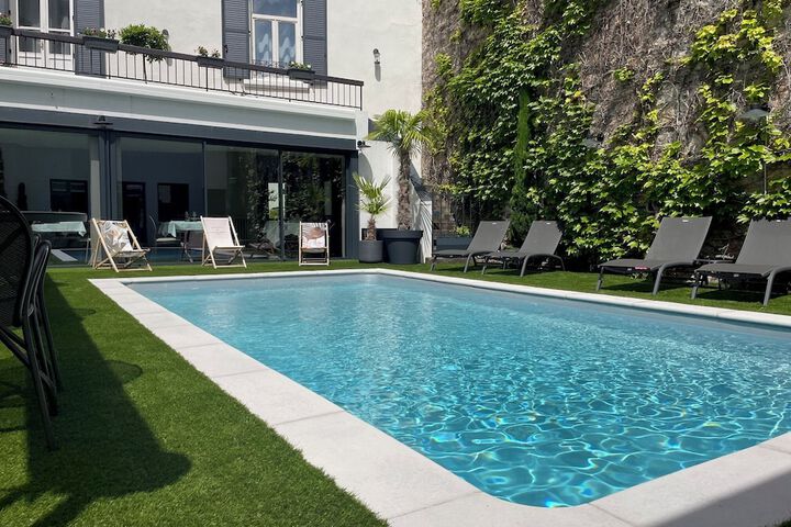 Pool 31 of 41