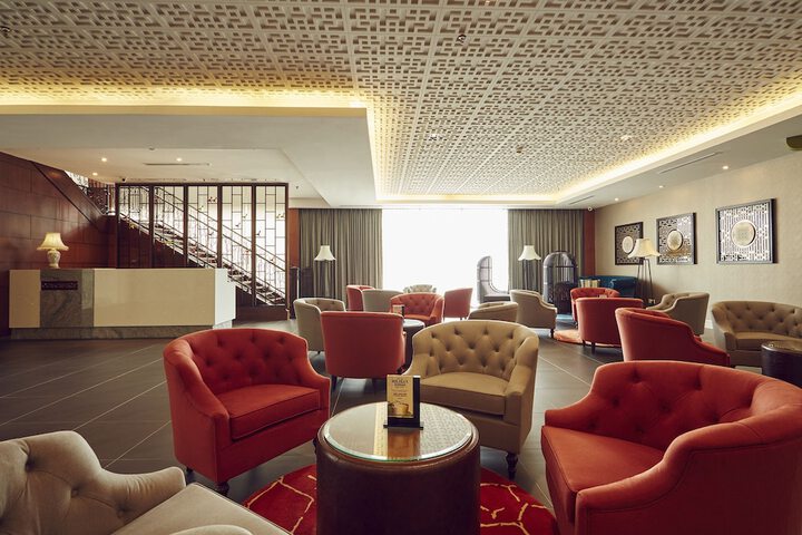 Entrance & Lobby