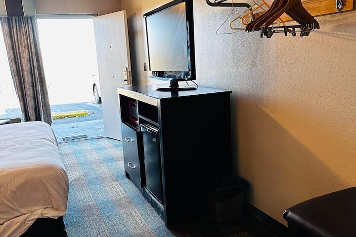 Room 5 of 19