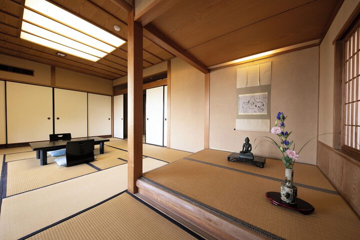 Room 6 of 46