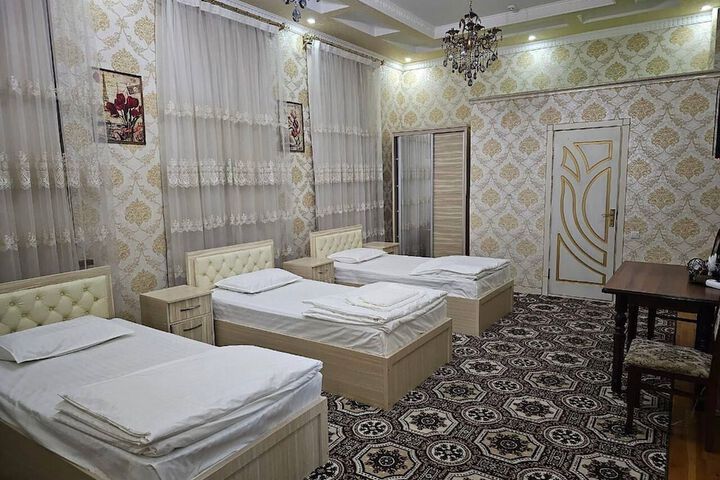 Room 4 of 6