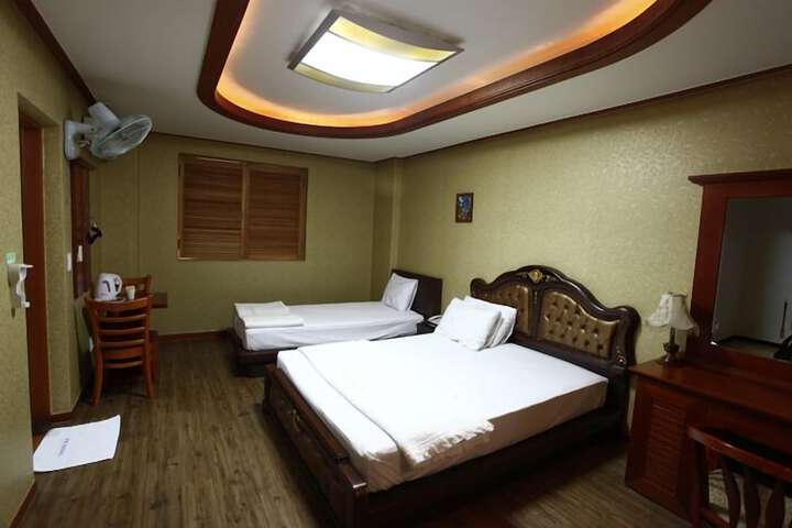 Room 20 of 47