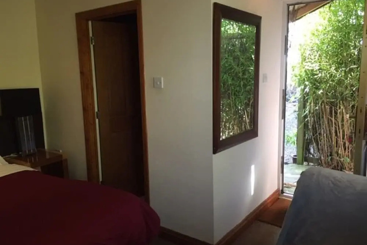 Room 3 of 11