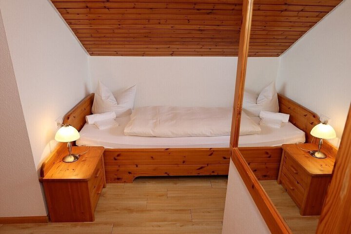 Room 9 of 95