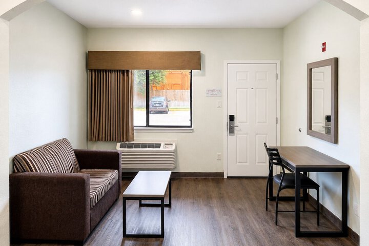 Room 14 of 24
