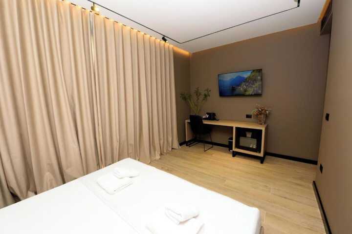 Room 13 of 50