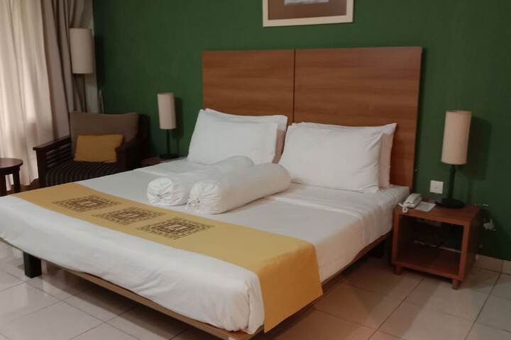 Room 6 of 20