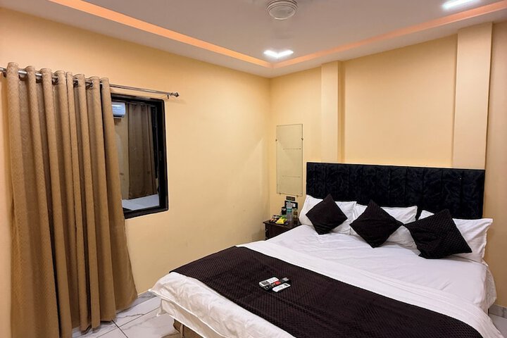 Room 8 of 25