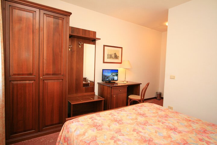 Room 20 of 58