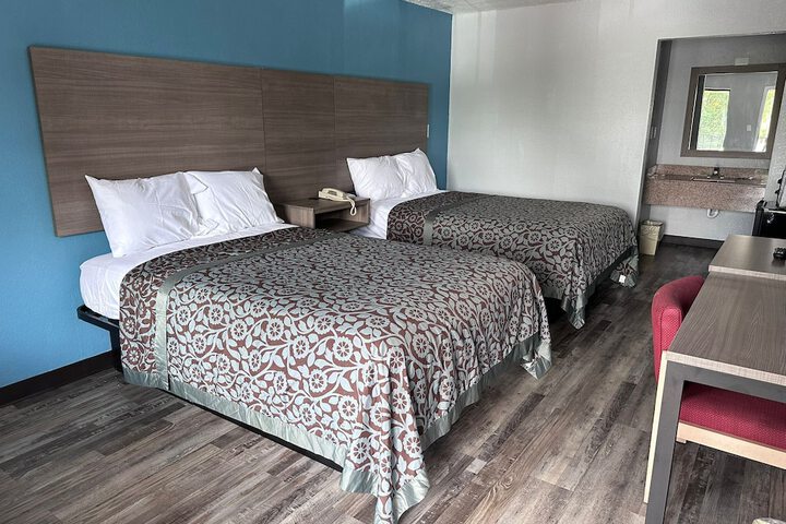2 Double Beds Deluxe (2 of 3)