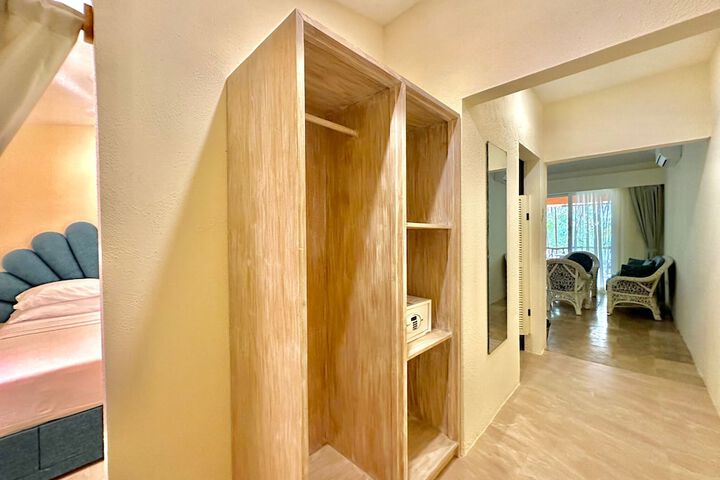 Room 45 of 162