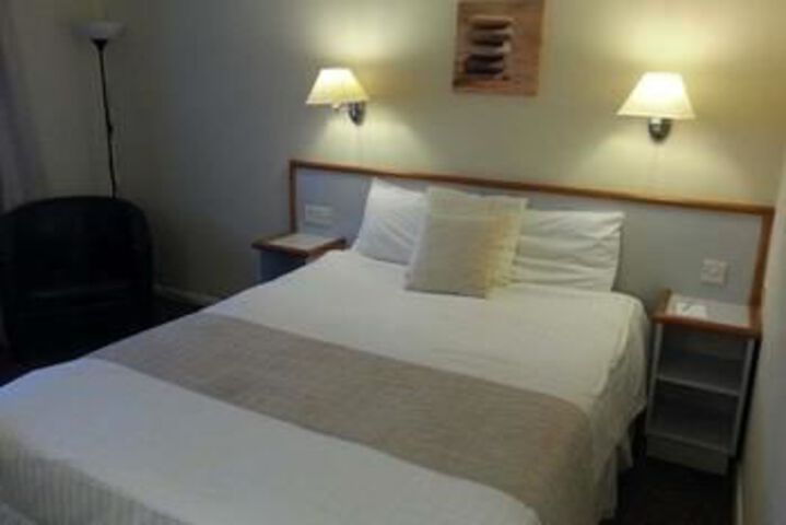 Room 32 of 61