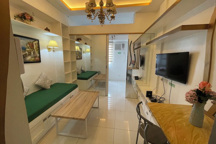Room 33 of 216