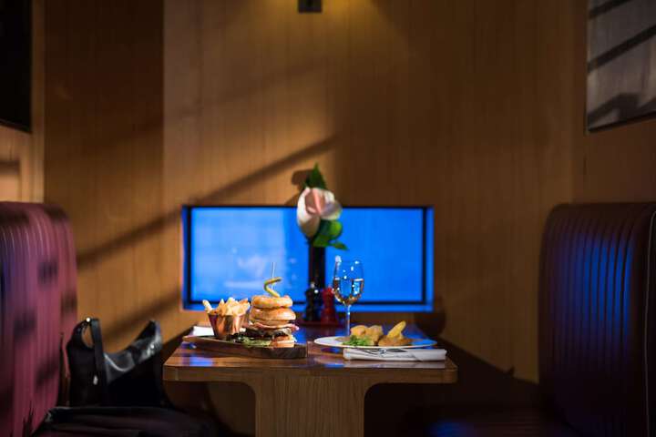 Dining 42 of 85