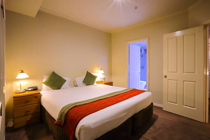 Room 4 of 68