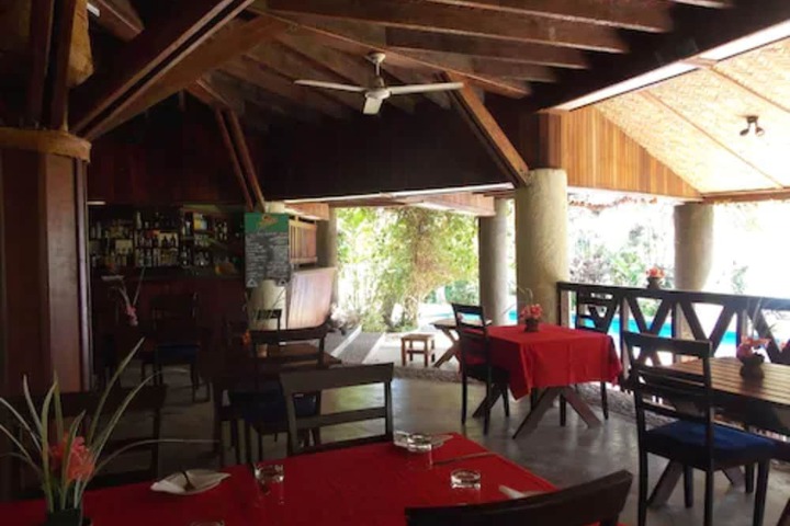 Lounge 16 of 46