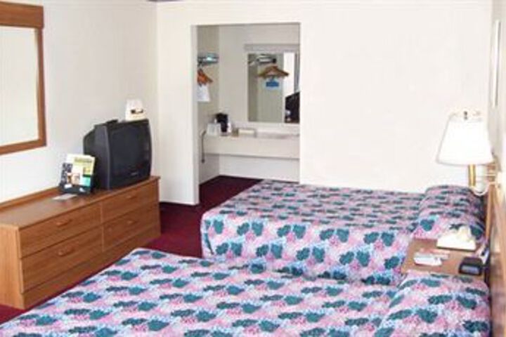 Room 10 of 23