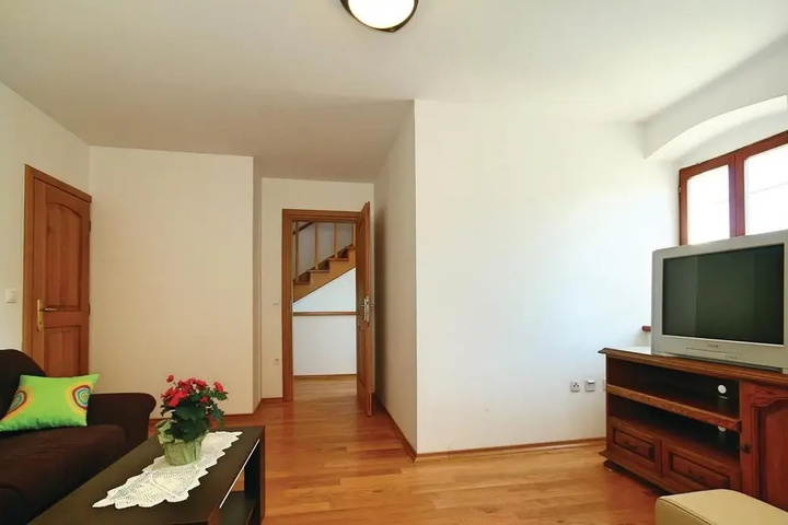 Room 2 of 14