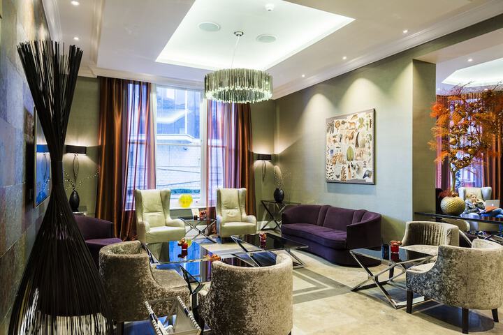 Guest Lobby