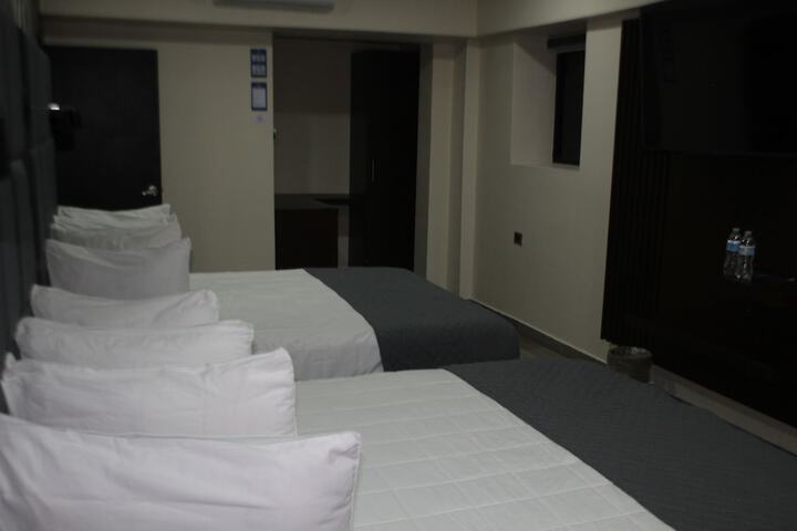Double Deluxe 2 Queen Beds (7 of 7)