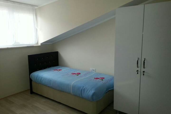 Room 13 of 20