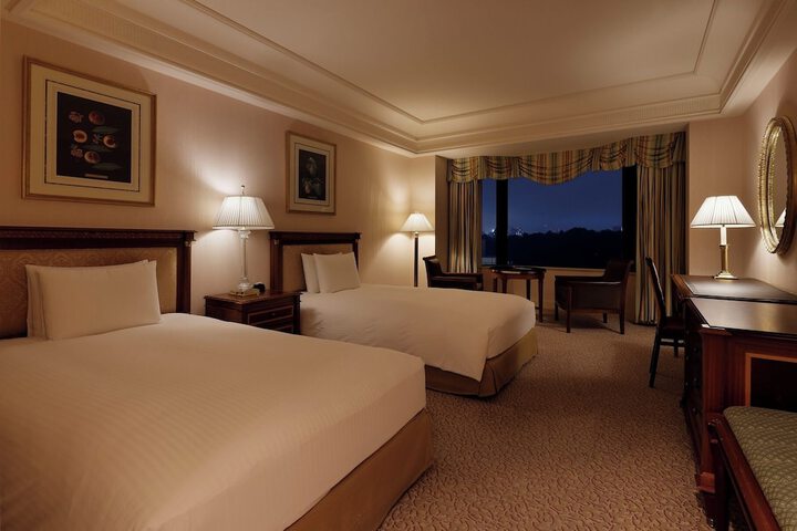 Room 4 of 43