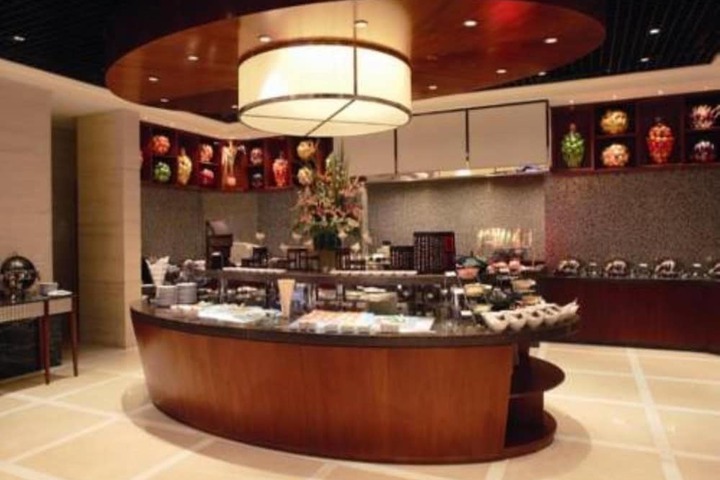 Dining 67 of 76