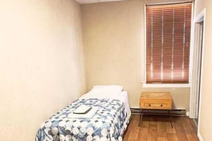 Room 4 of 20