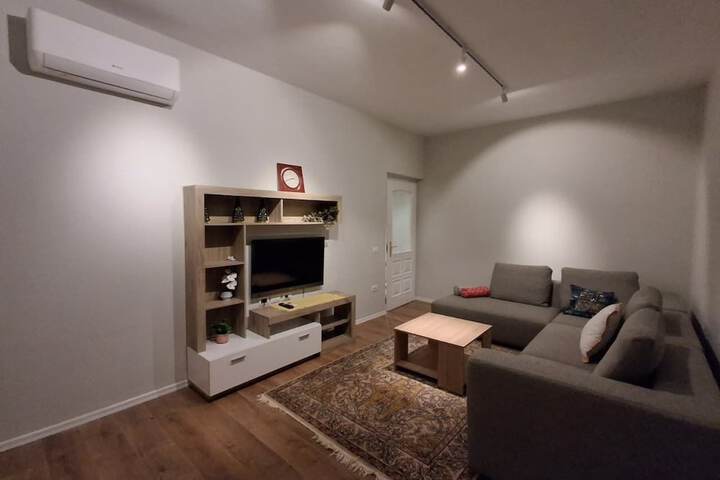 Room 13 of 19