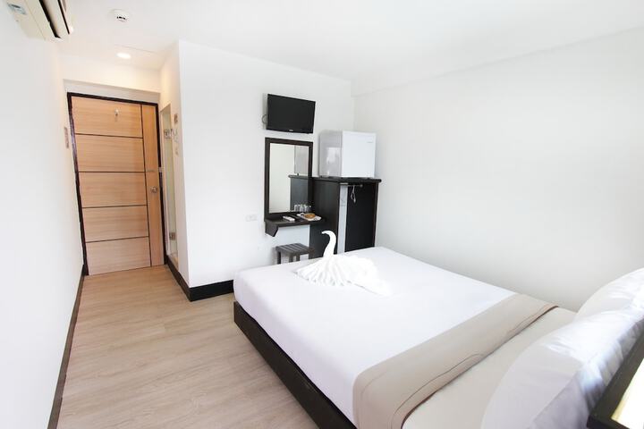 Room 7 of 48