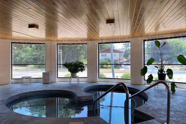 Indoor spa tub