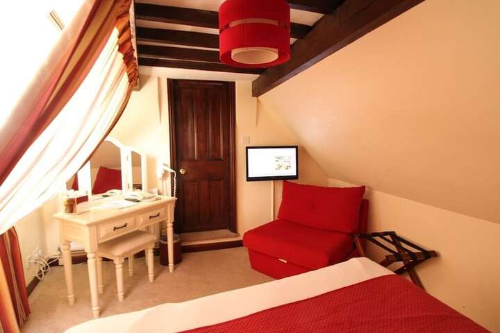Room 35 of 140