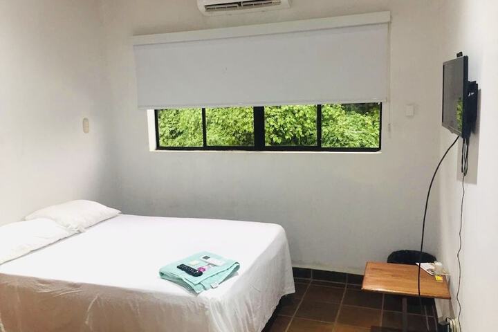 Room 5 of 12