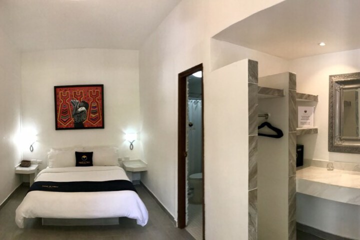 Room 14 of 50
