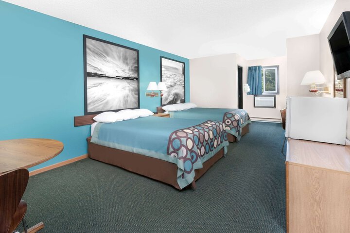 Room 11 of 35