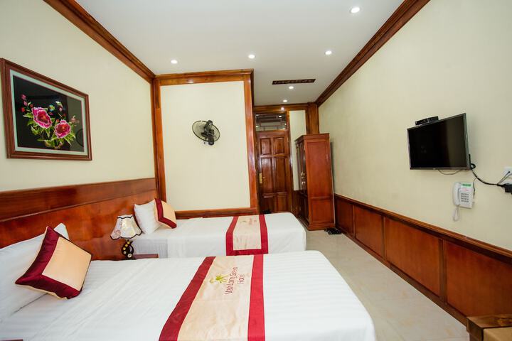 Room 13 of 40