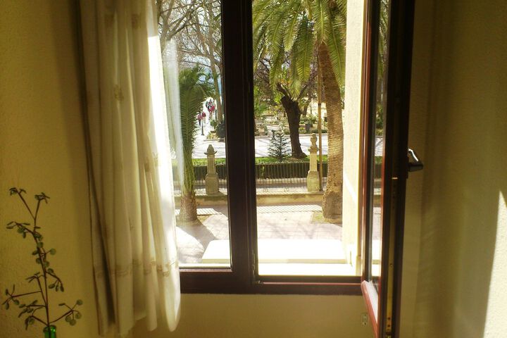 Room 18 of 32