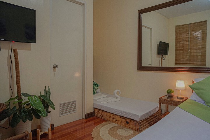 Room 22 of 143